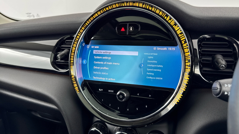 MINI Hatchback 1.5 Cooper Classic 3dr Auto [Comfort/Nav Pack] Petrol Hatchback